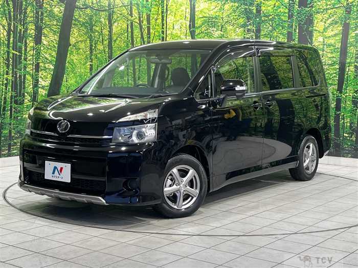 2013 Toyota Voxy