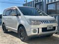2010 Mitsubishi Delica D5
