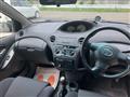 2004 Toyota Vitz