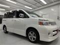 2005 Toyota Voxy