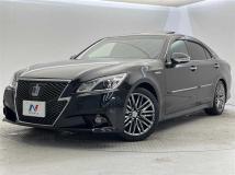 2013 Toyota Crown Hybrid