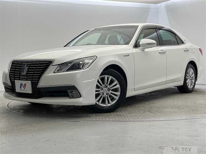 2013 Toyota Crown Hybrid