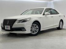 2013 Toyota Crown Hybrid