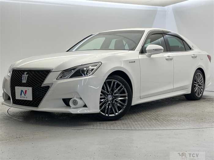2013 Toyota Crown Hybrid
