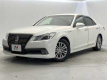 2015 Toyota Crown Hybrid