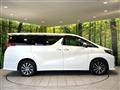 2015 Toyota Alphard Hybrid