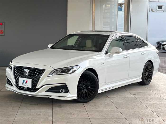 2018 Toyota Crown Hybrid