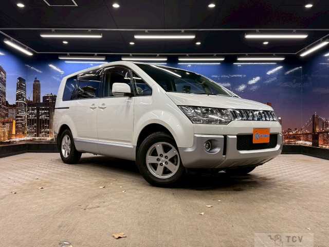 2016 Mitsubishi Delica D5