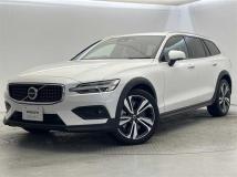 2022 Volvo V60