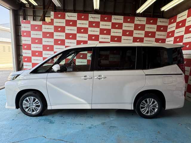 Toyota Noah 2025 — фото 4 купить в Москве