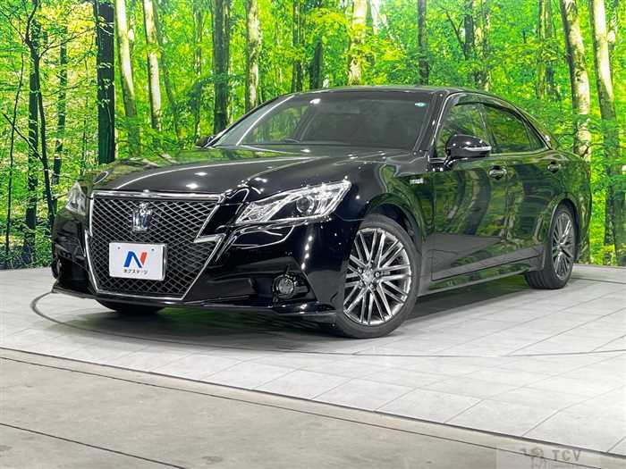 2013 Toyota Crown Hybrid
