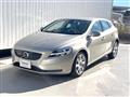 2018 Volvo V40