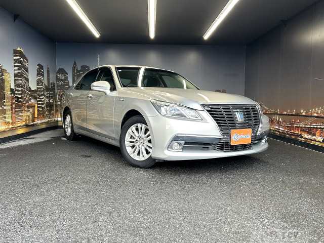 2013 Toyota Crown