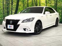 2015 Toyota Crown Hybrid