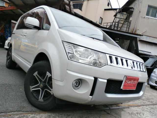 2010 Mitsubishi Delica D5