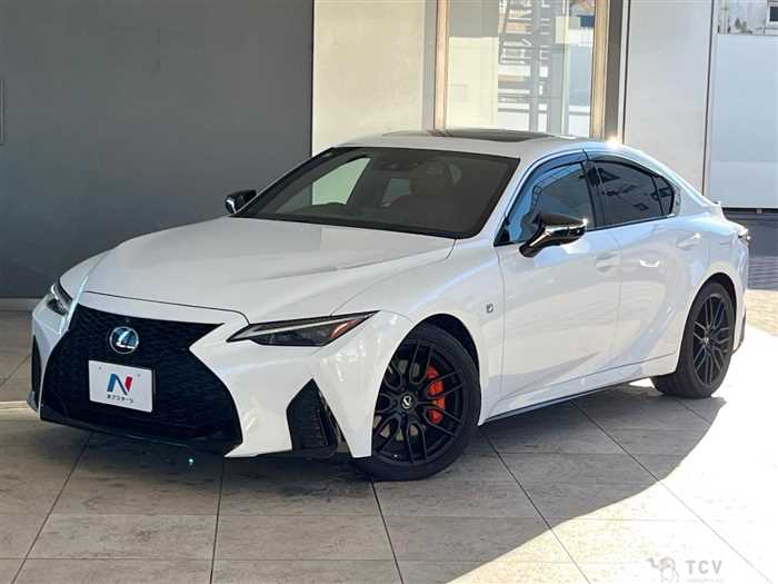 2021 Lexus IS