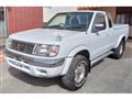 2000 Nissan Dutsun Truck