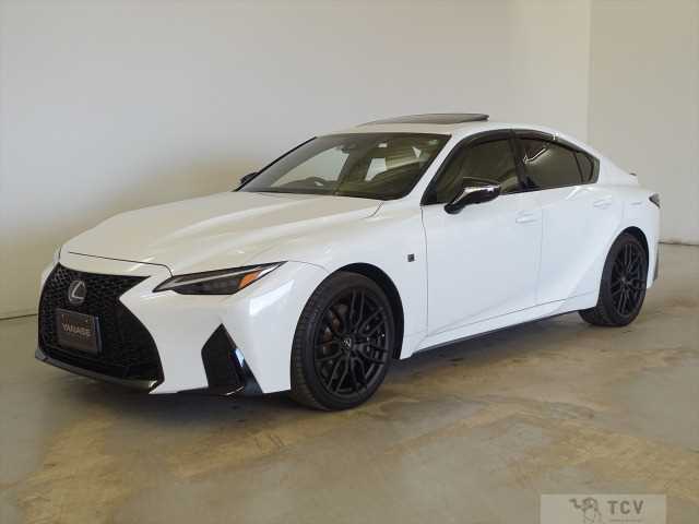 2022 Lexus IS