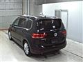 2017 Volkswagen Golf Touran