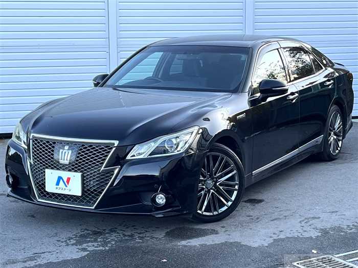 2013 Toyota Crown Hybrid
