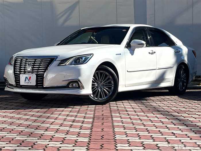 2016 Toyota Crown Hybrid