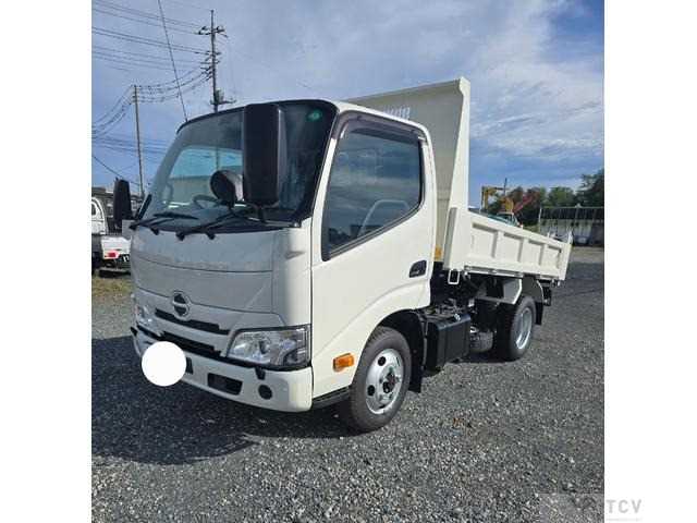 2025 Hino Dutro