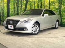 2013 Toyota Crown Hybrid
