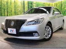 2014 Toyota Crown Hybrid