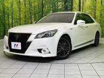 2014 Toyota Crown Hybrid
