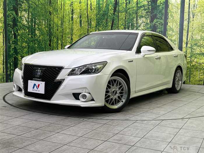 2015 Toyota Crown Hybrid