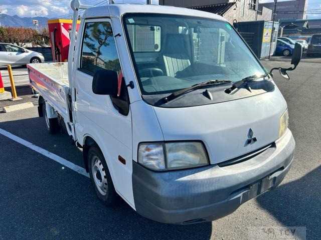 2010 Mitsubishi Delica Truck