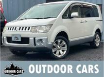 2011 Mitsubishi Delica D5