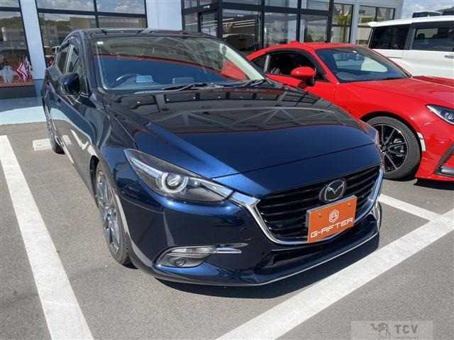 2017 Mazda Axela