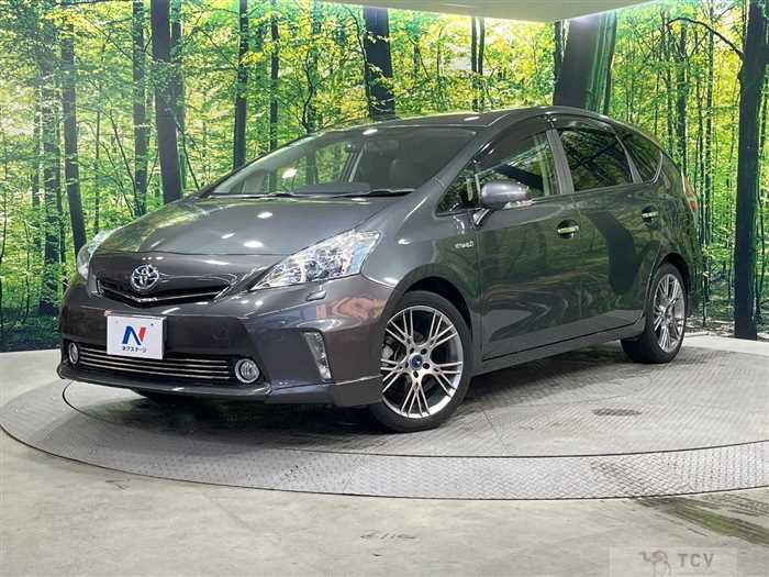 2013 Toyota PRIUS α