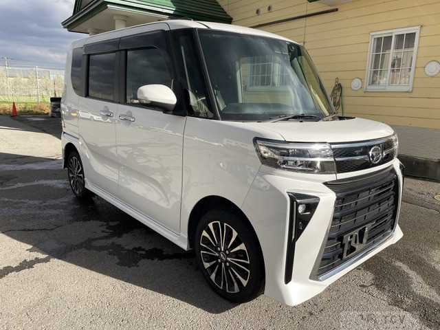 2022 Daihatsu Tanto Custom