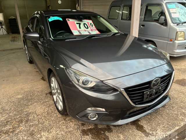 2013 Mazda Axela