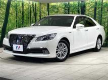 2013 Toyota Crown Hybrid