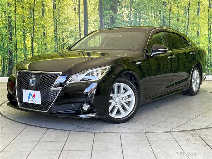 2014 Toyota Crown Hybrid