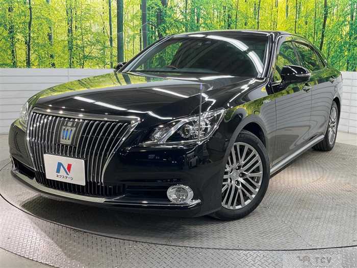 2017 Toyota Crown Majesta