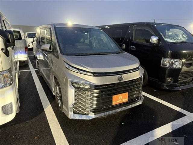 2022 Toyota Voxy