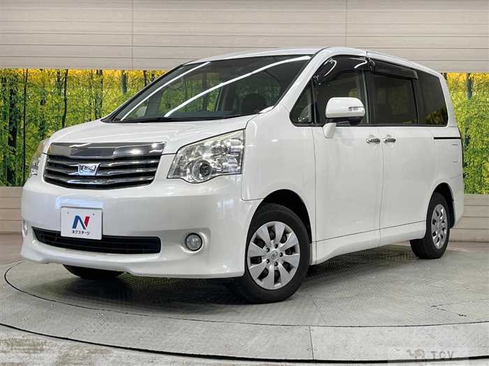 2013 Toyota Noah