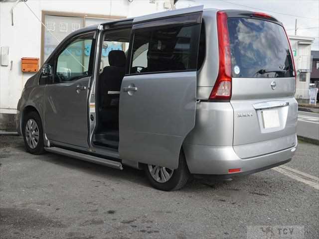 2009 Nissan Serena
