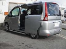 2009 Nissan Serena