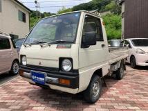 1990 Mitsubishi Minicab Truck