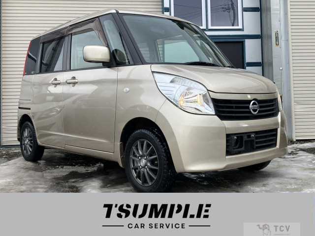 2012 Nissan ROOX