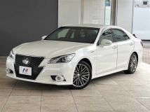 2013 Toyota Crown Hybrid