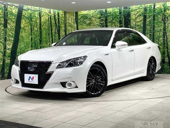2015 Toyota Crown Hybrid