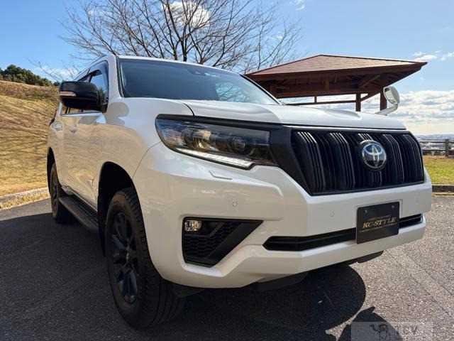 2023 Toyota Land Cruiser Prado