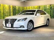 2017 Toyota Crown Hybrid