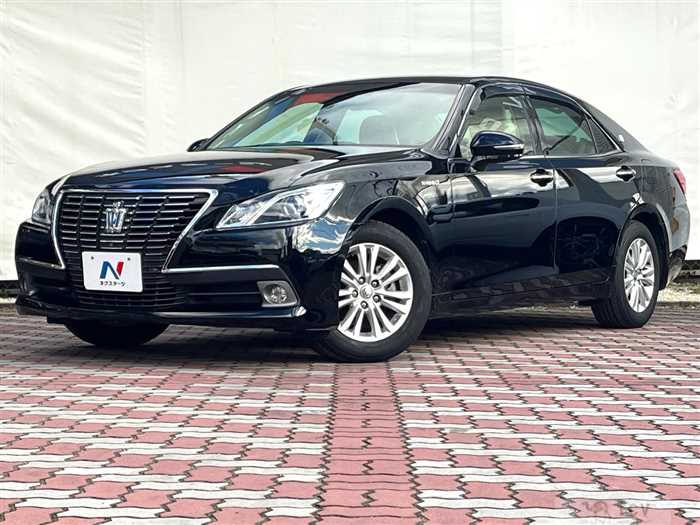 2013 Toyota Crown Hybrid